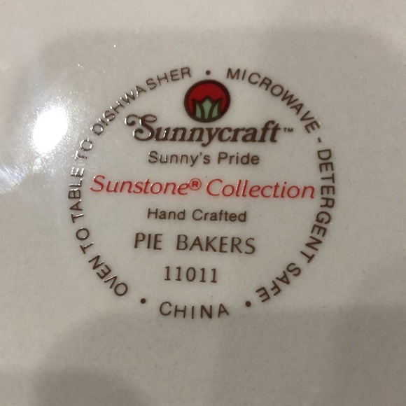 Glass pie plate Sunnycraft hand crafted pie plate 11 inches diameter - Picture 4 of 5